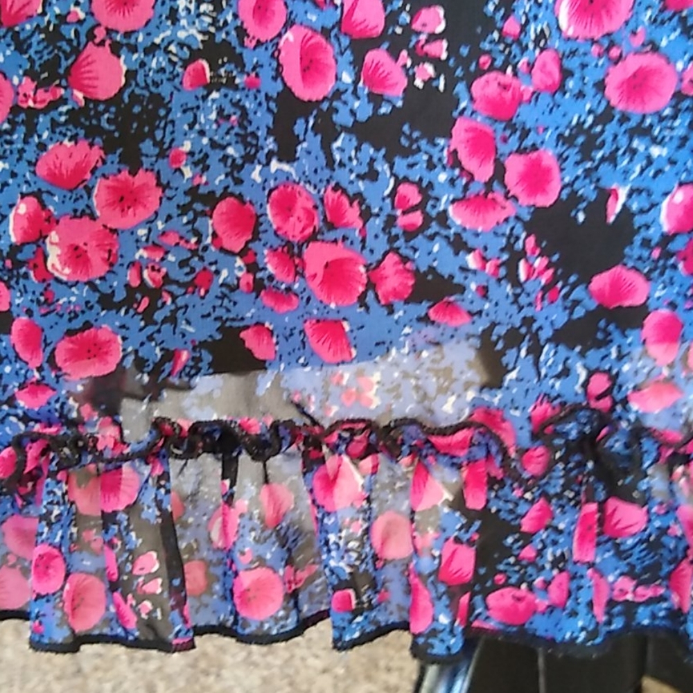 D-signed dress - Picture 3 of 5